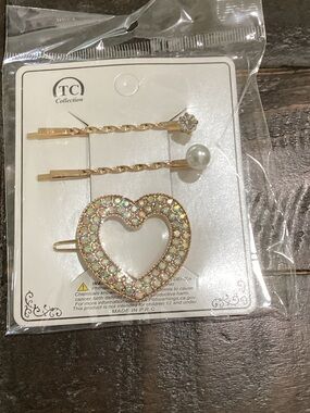 IC COLLECTION Gold Heart Crystal Hair Clip Set - Iridescent